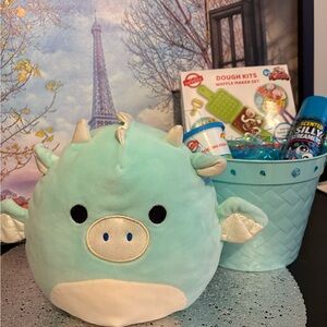 5 NWOT Piece Set: Squishmallow with travel basket, Play-dough like set,